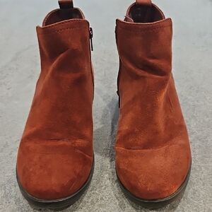 Time and Tru Women's Ankle Boots in Rust